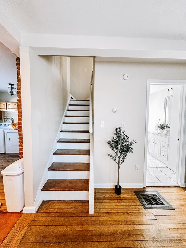 Photo - 85 S Washington St