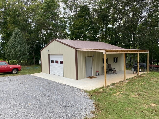 Photo - 1008 Hunt Ct W