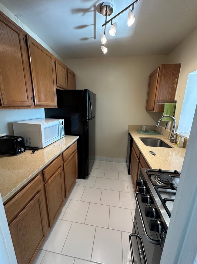 Photo - 1121 Arlington Blvd Unit 1121