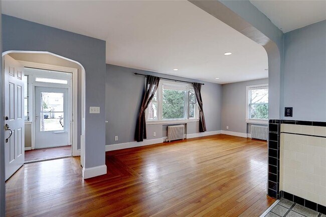 Photo - 157 Sandringham Ave Apartamento