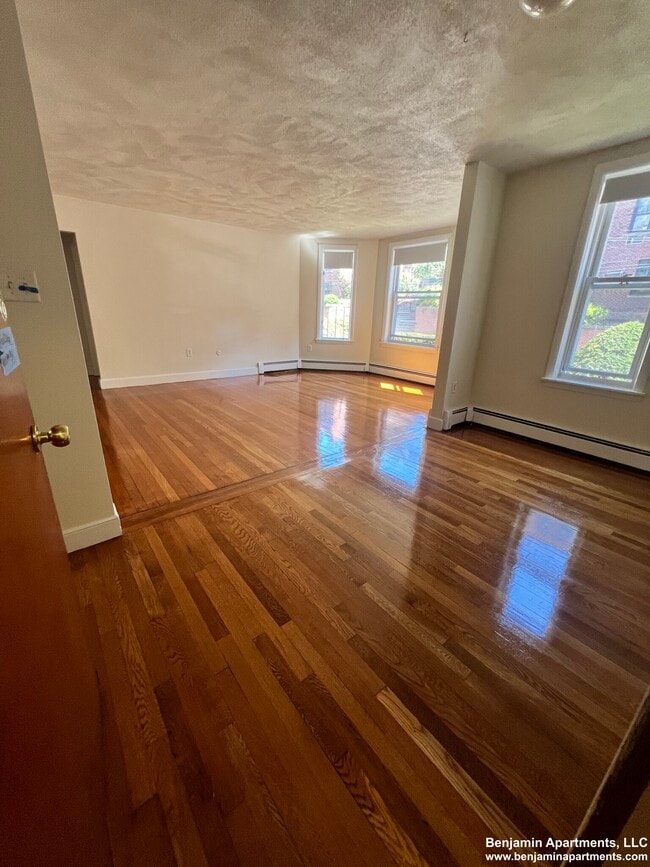 Photo - 322 Tappan St Unit 1b