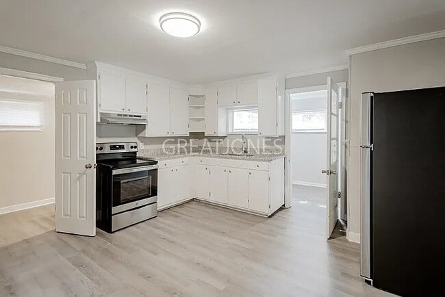 Photo - 698 Southern St