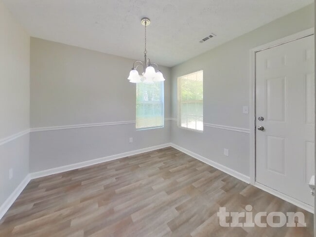 Photo - 205 Inverness Trce