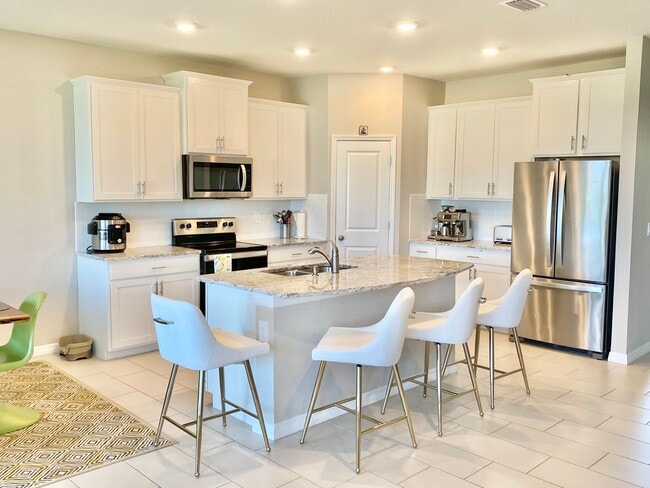 Kitchen - 12648 Night View Dr