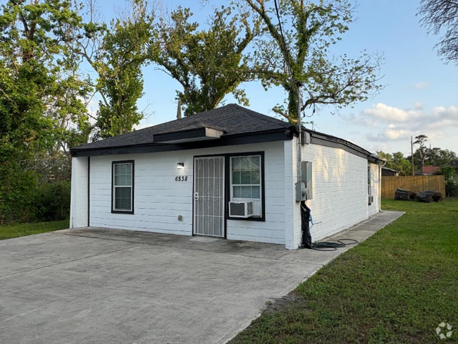 Building Photo - 6838 Carothers St Rental