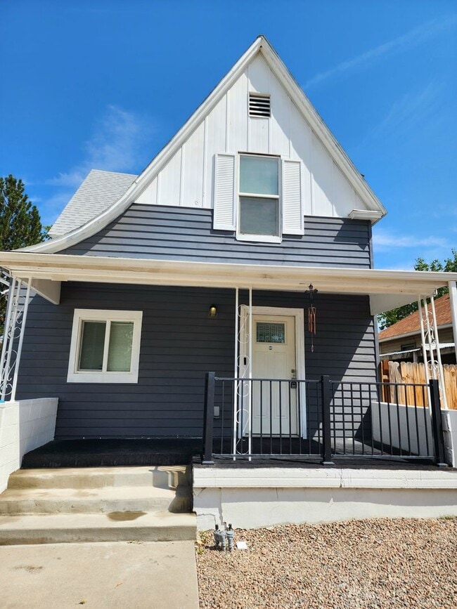 Building Photo - 1123 E 5th St Rental