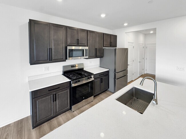 Photo - 1135 White Oak Cir