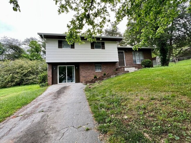 Photo - 903 Valerie Ln