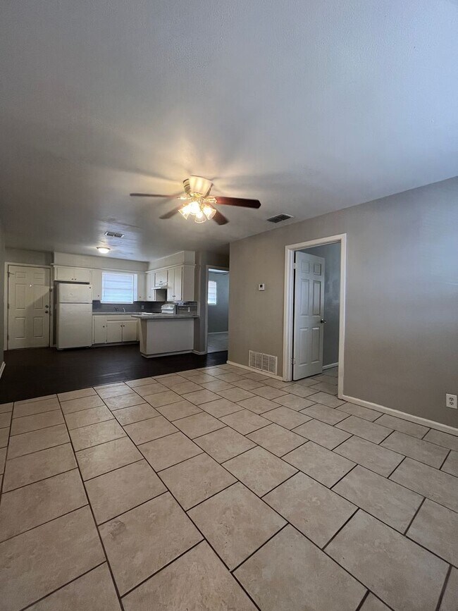 Photo - 1905 41st St Unit A