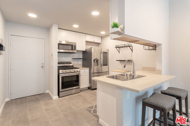 Photo - 4633 Ben Ave Unidad 6