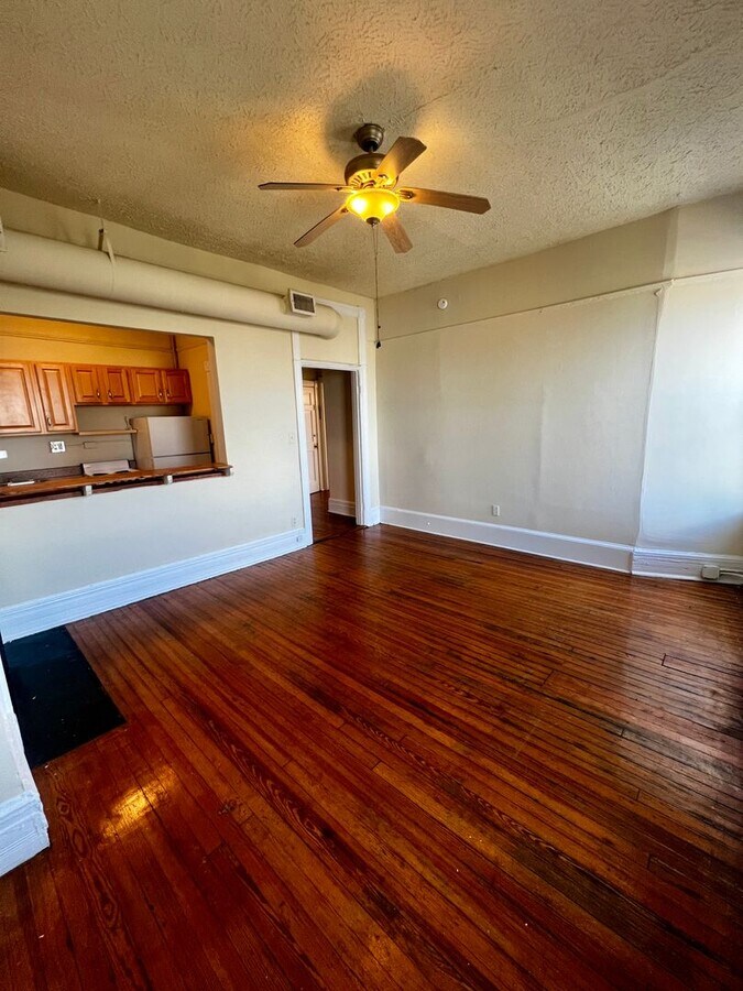 Photo - 12 E Main St