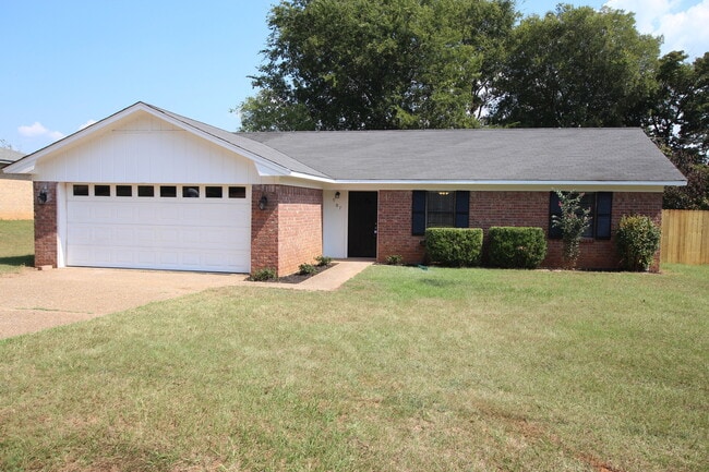 Coming Soon! 3 Bedroom 2 bathroom home in ... - Coming Soon! 3 Bedroom 2 bathroom home in ...
