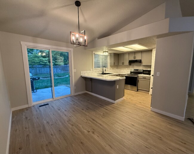 Photo - 1093 W Waltman Dr