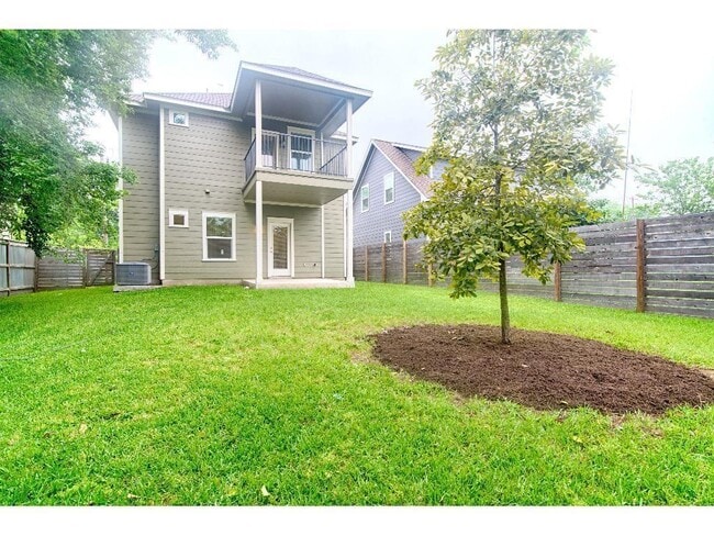 Photo - 1809 Walnut Ave