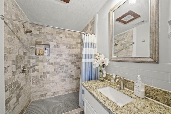Photo - 3223 Avenue M
