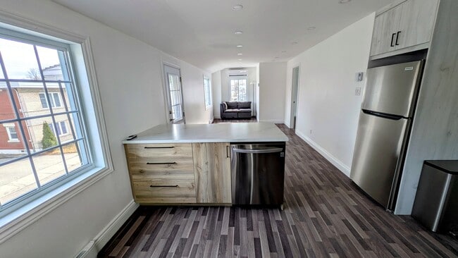 Photo - 449 Rue Cherrier Unité 451 Cherrier H9C 1G3