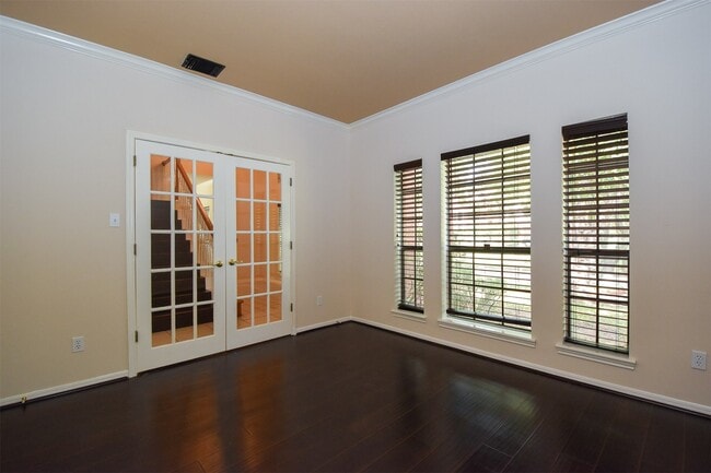 Photo - 314 Spencers Glen Dr