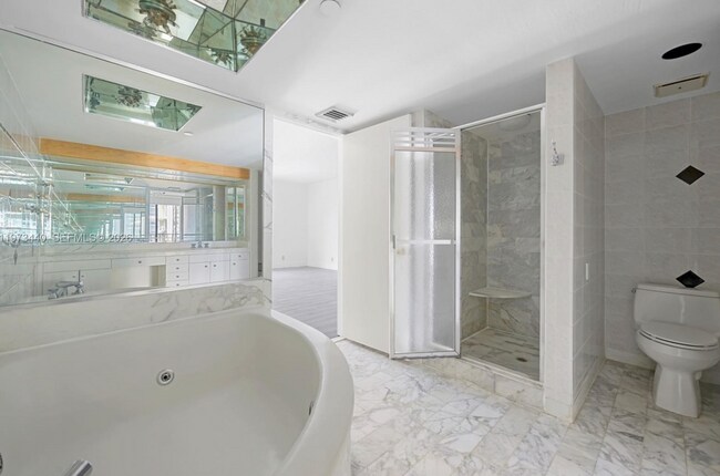 19355 Turnberry Way Unit 15g