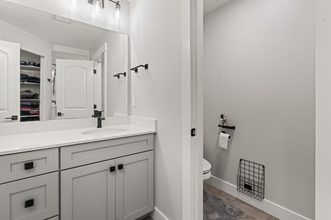 Photo - 2081 N 4100 W Unidad 2081 N 4100 W