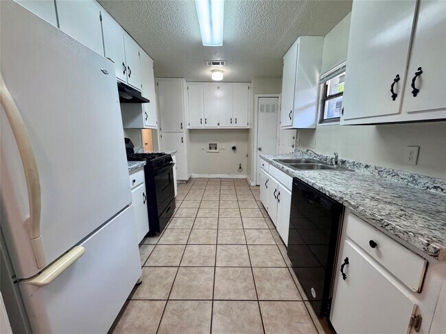 Photo - 6909 Cooper Ln