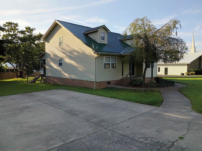 Photo - 104 Majestic Dr