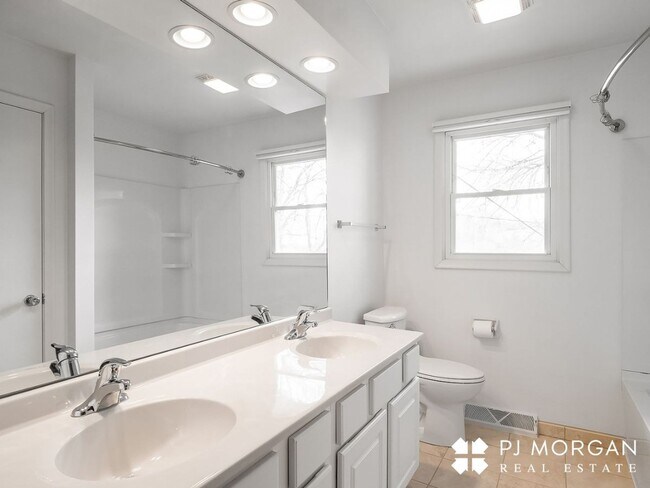 Photo - 3 Bed 3 Bath Duplex