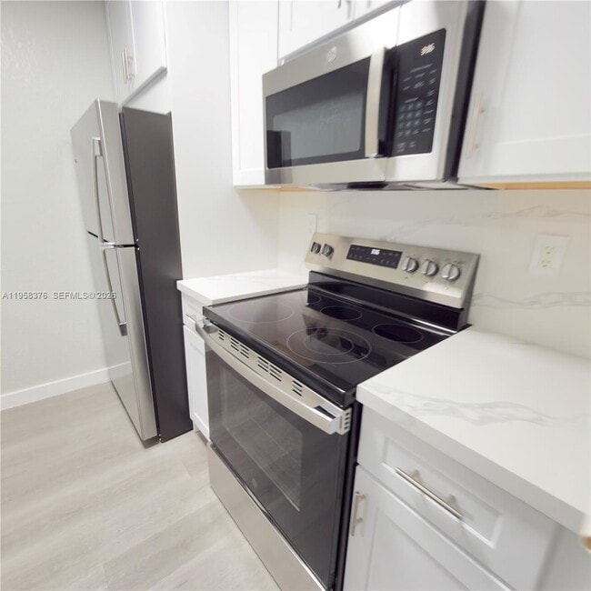 Photo - 18206 Mediterranean Blvd Unidad 3-21