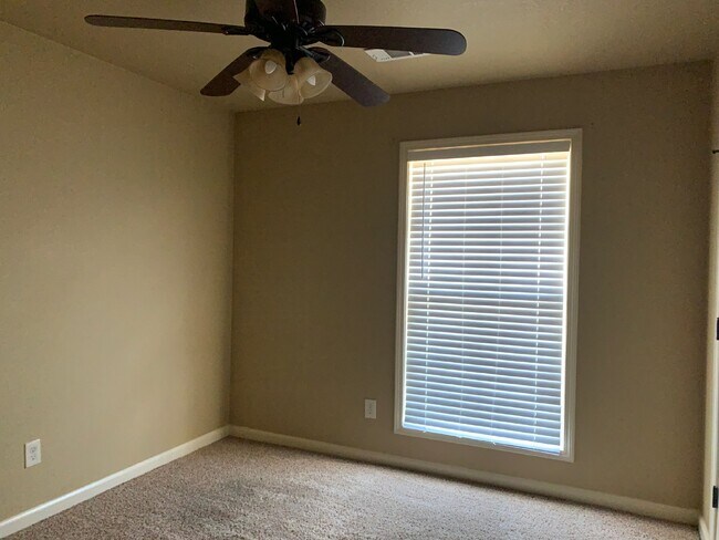 Photo - 1124 Gregory Ct