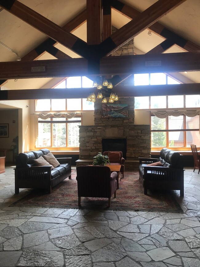 Photo - Gateway Condo - Fantastic Studio Unit close to Lifts & All Utilities Included