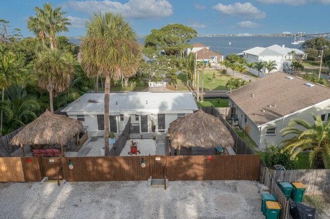 Photo - 1676 Pineapple Ave