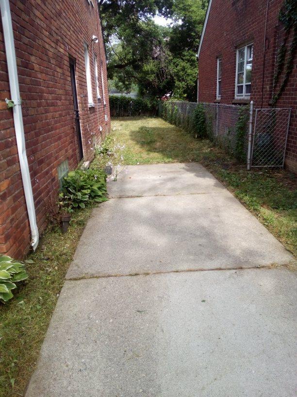 Photo - 15366 Stout St