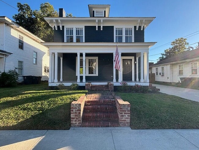 Building Photo - 313 W Fisher Ave