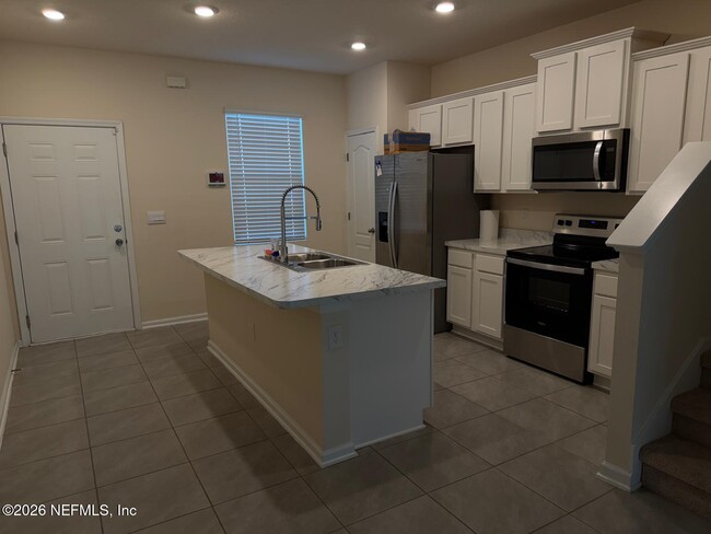 Photo - 855 Centennial St