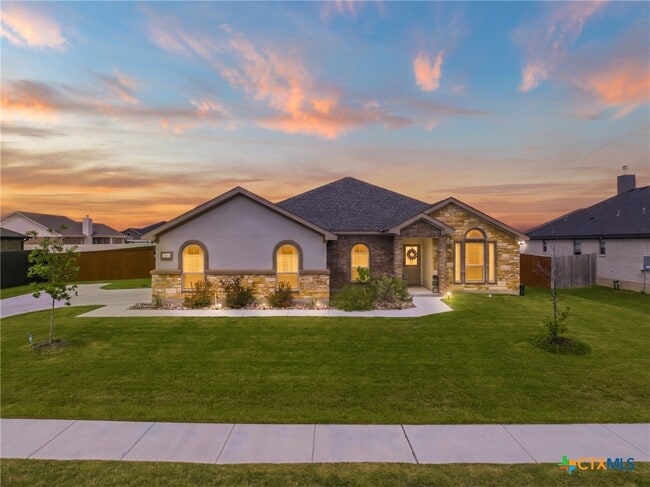 Building Photo - 2509 Meadow Lark Dr