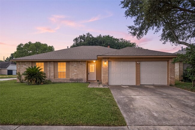 Building Photo - 2603 Hollymist Dr