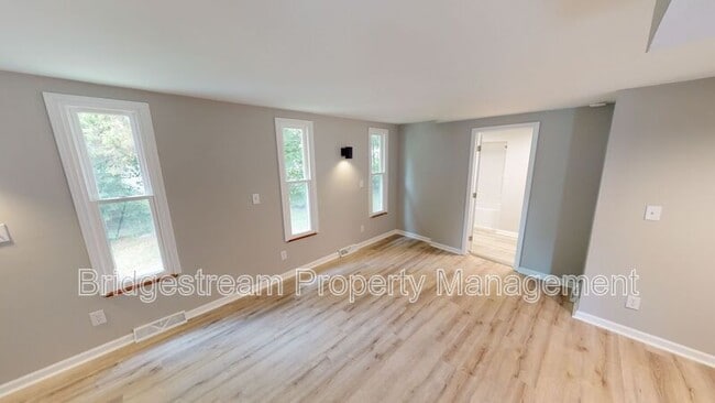 Photo - 1830 Roslyn Ave