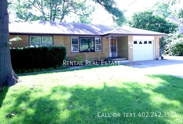 Photo - 1901 S 48th St