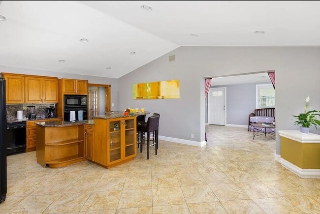 Photo - 272 NW 45th St