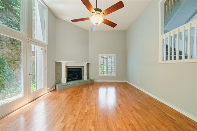 Photo - 4010 Roswell Rd NE