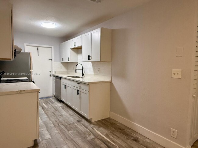 Photo - 2560 Riverland Dr Unidad F2