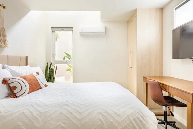 Photo - 4911 Granada St Unidad 2