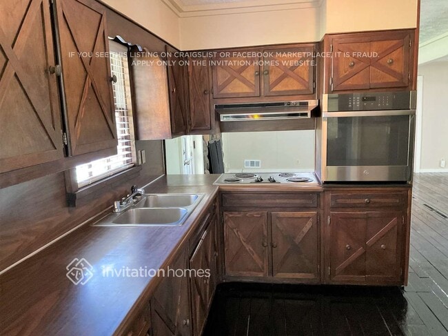 Photo - 2395 Springdale Dr