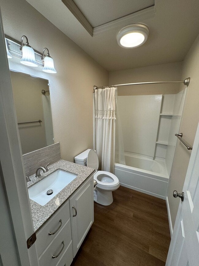 Photo - 3 Bedroom 2 Bath in Reedley California