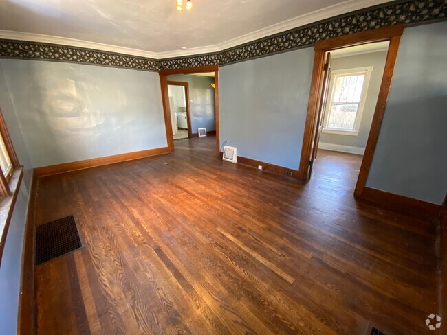 Building Photo - 819 Hoffman Ct Rental