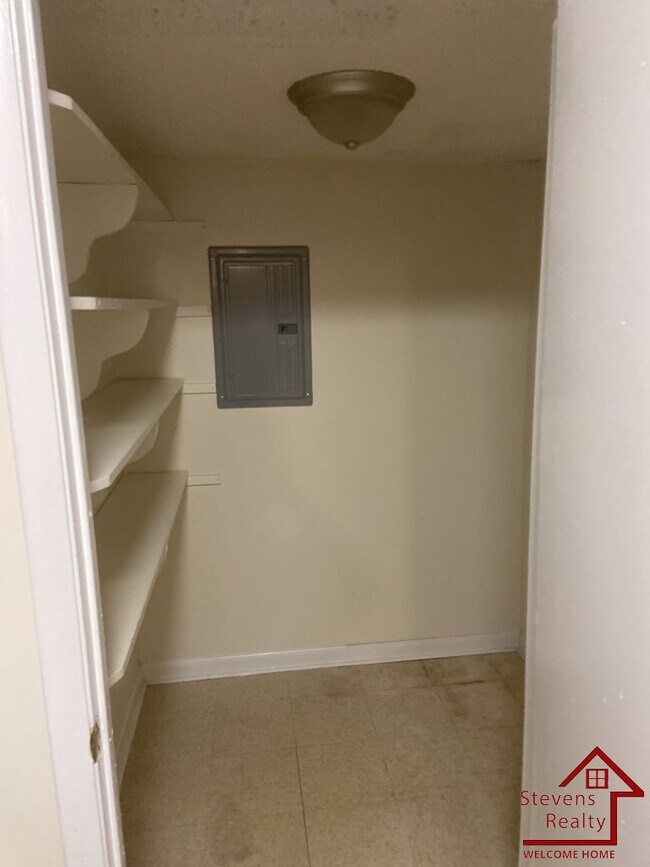 Photo - 235 Vinewood Rd Unidad D1