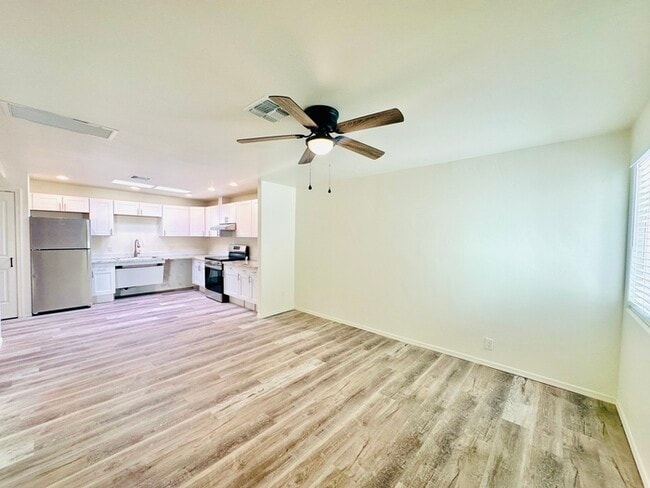 Photo - 1337 W Pennington St