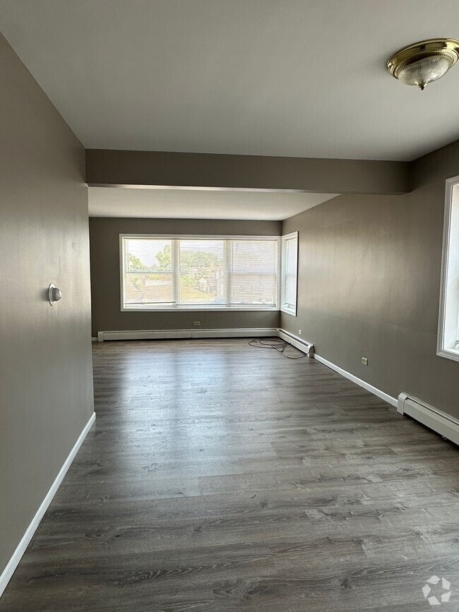 Building Photo - 6011 W Gunnison St Unit 2 Rental