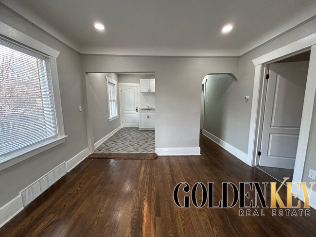 Photo - 2958-2960 Kendall St. Detroit, MI 48238 Unit 2958 Kendall - Upper