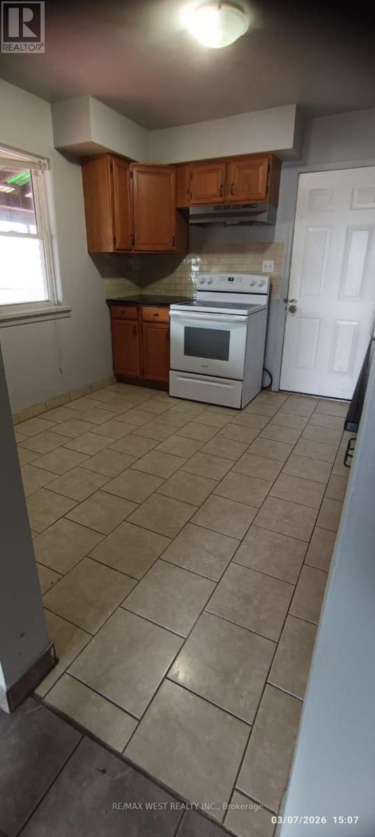 Photo - 1240 Niagara St