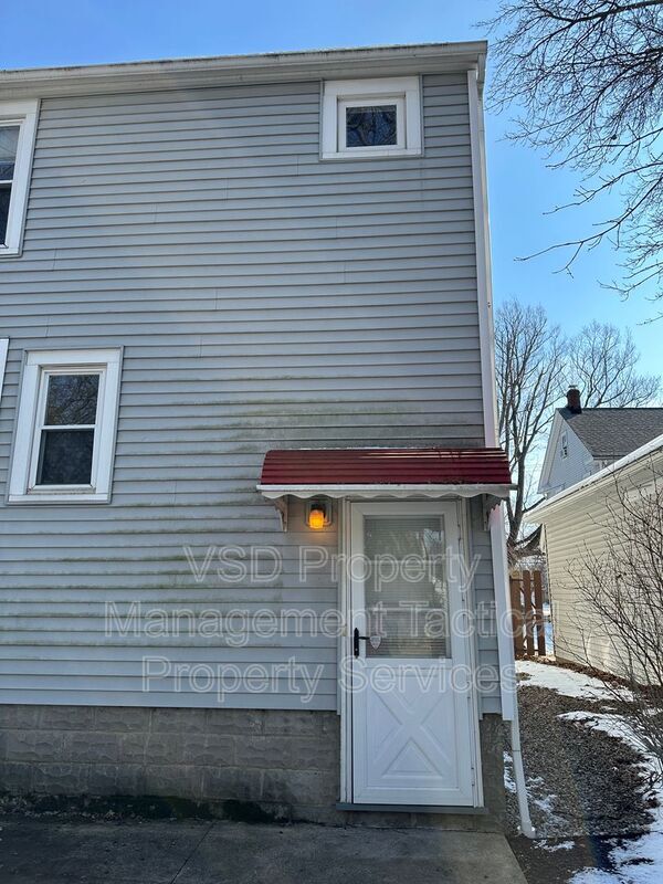 Photo - 1780 S Green Rd Unit Up